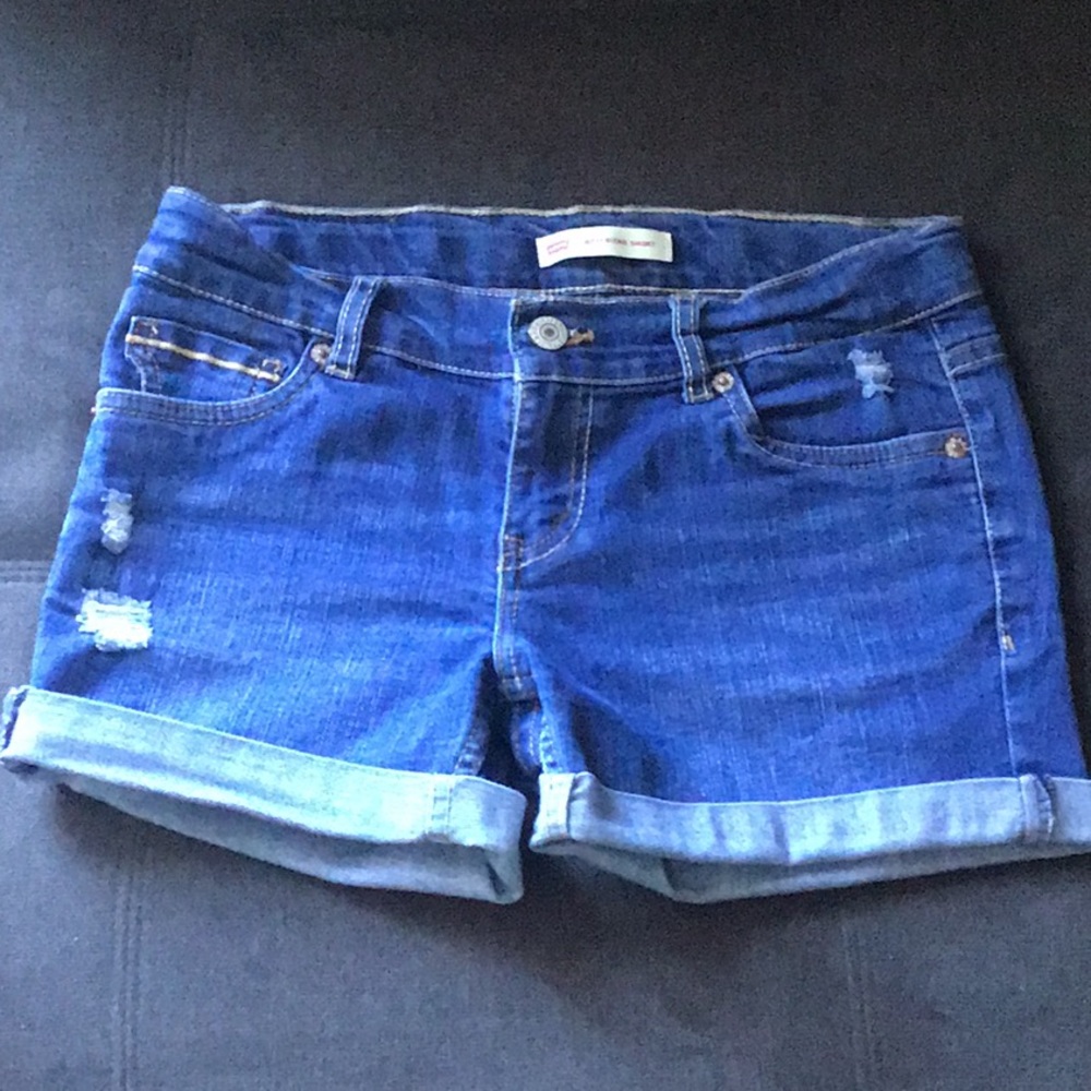 Levi Ripped jean shorts